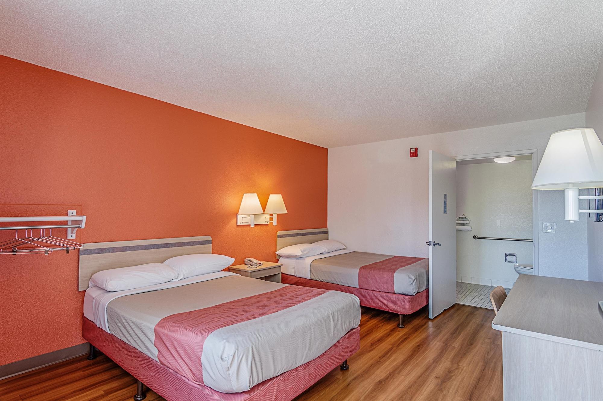 Park Inn By Radisson, Modesto Bagian luar foto