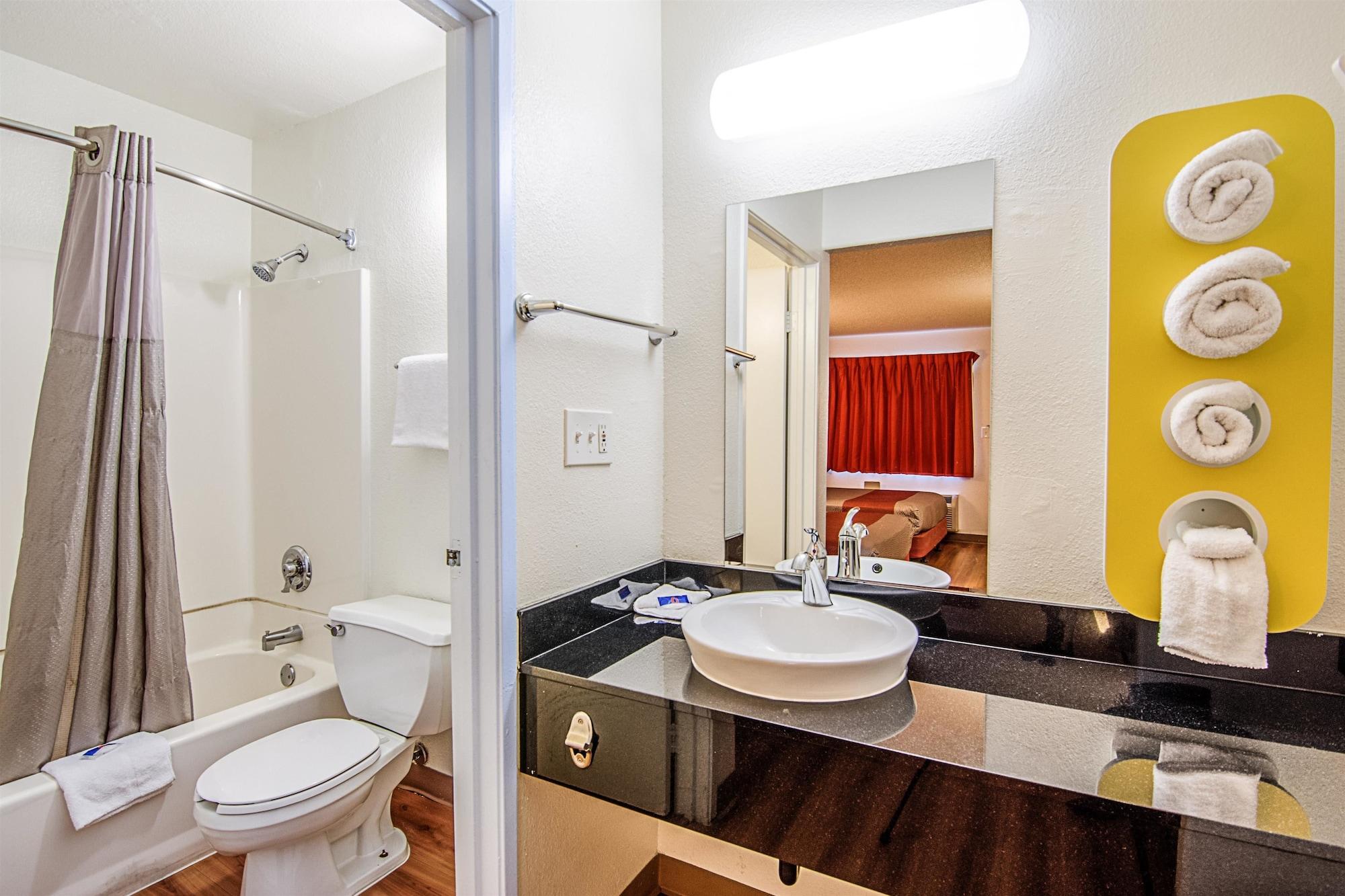 Park Inn By Radisson, Modesto Bagian luar foto