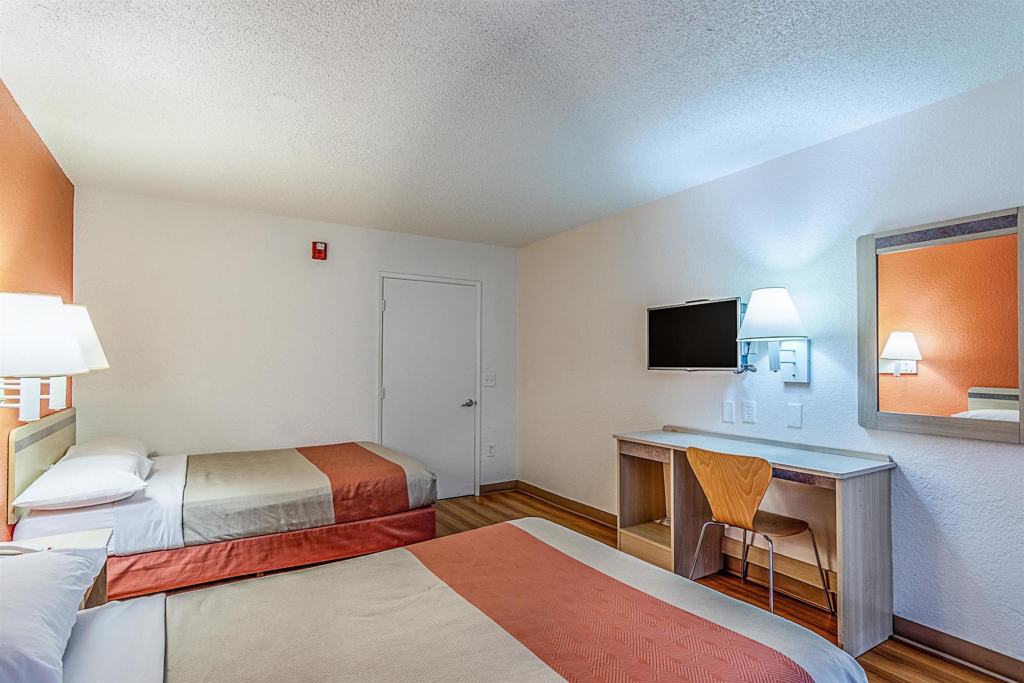 Park Inn By Radisson, Modesto Bagian luar foto
