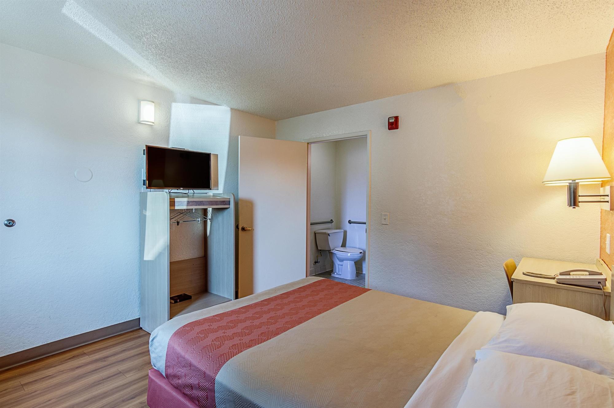 Park Inn By Radisson, Modesto Bagian luar foto