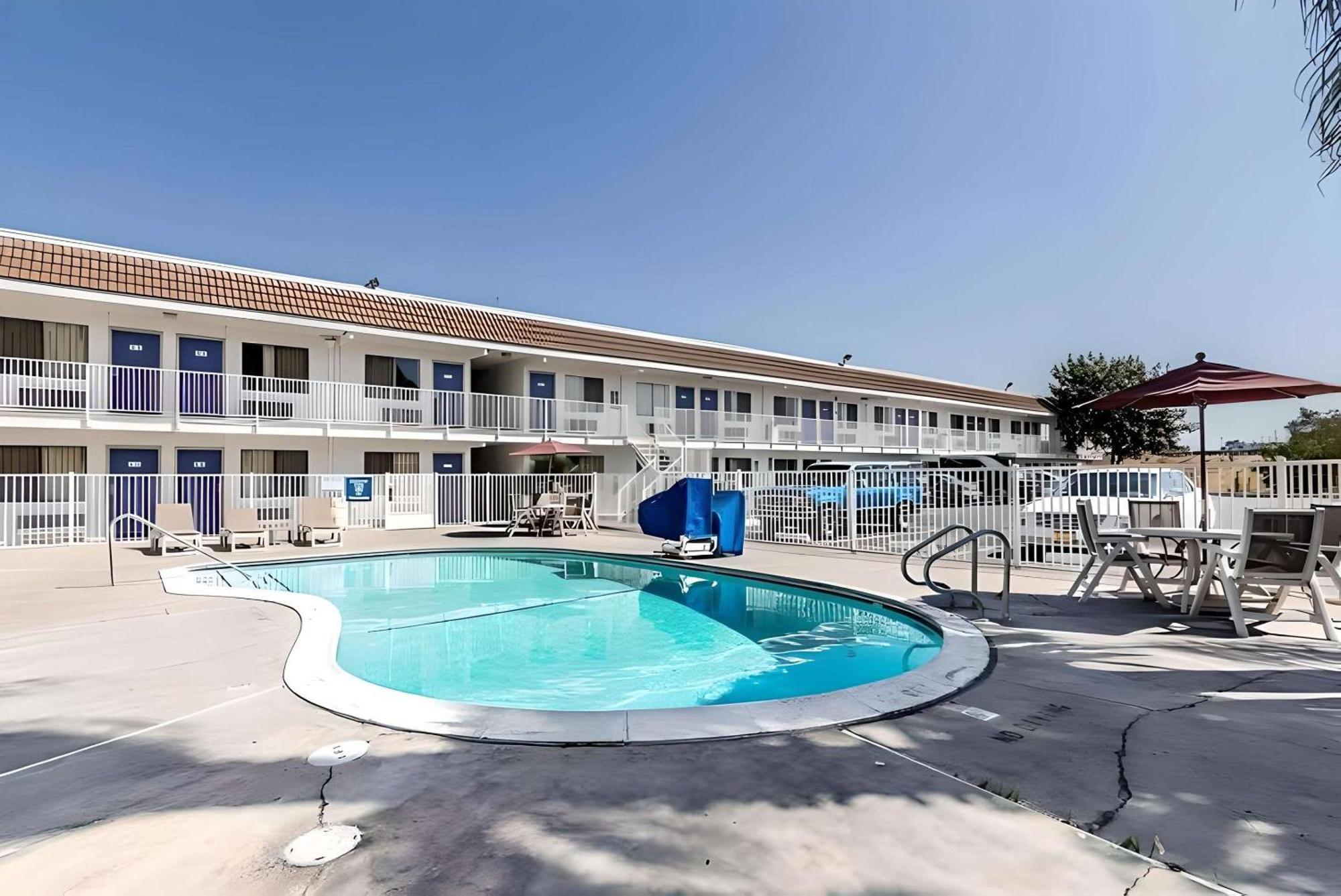 Park Inn By Radisson, Modesto Bagian luar foto