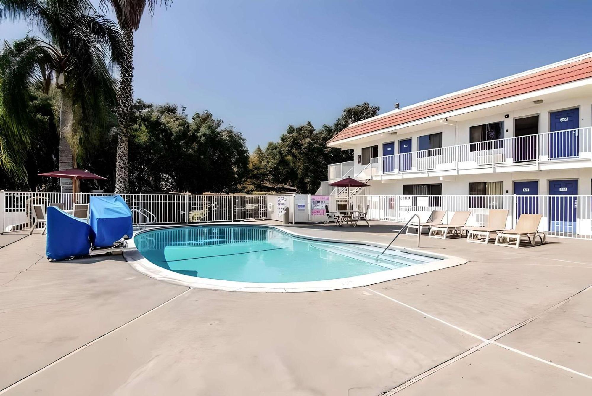 Park Inn By Radisson, Modesto Bagian luar foto
