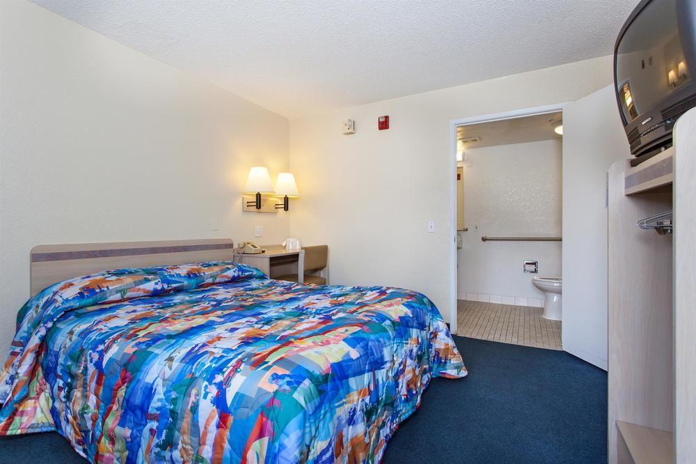Park Inn By Radisson, Modesto Bagian luar foto
