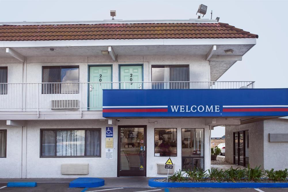 Park Inn By Radisson, Modesto Bagian luar foto