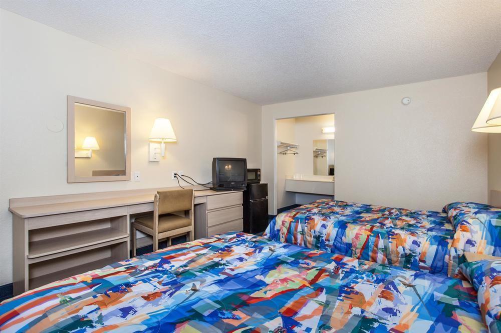 Park Inn By Radisson, Modesto Bagian luar foto