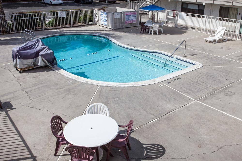 Park Inn By Radisson, Modesto Bagian luar foto