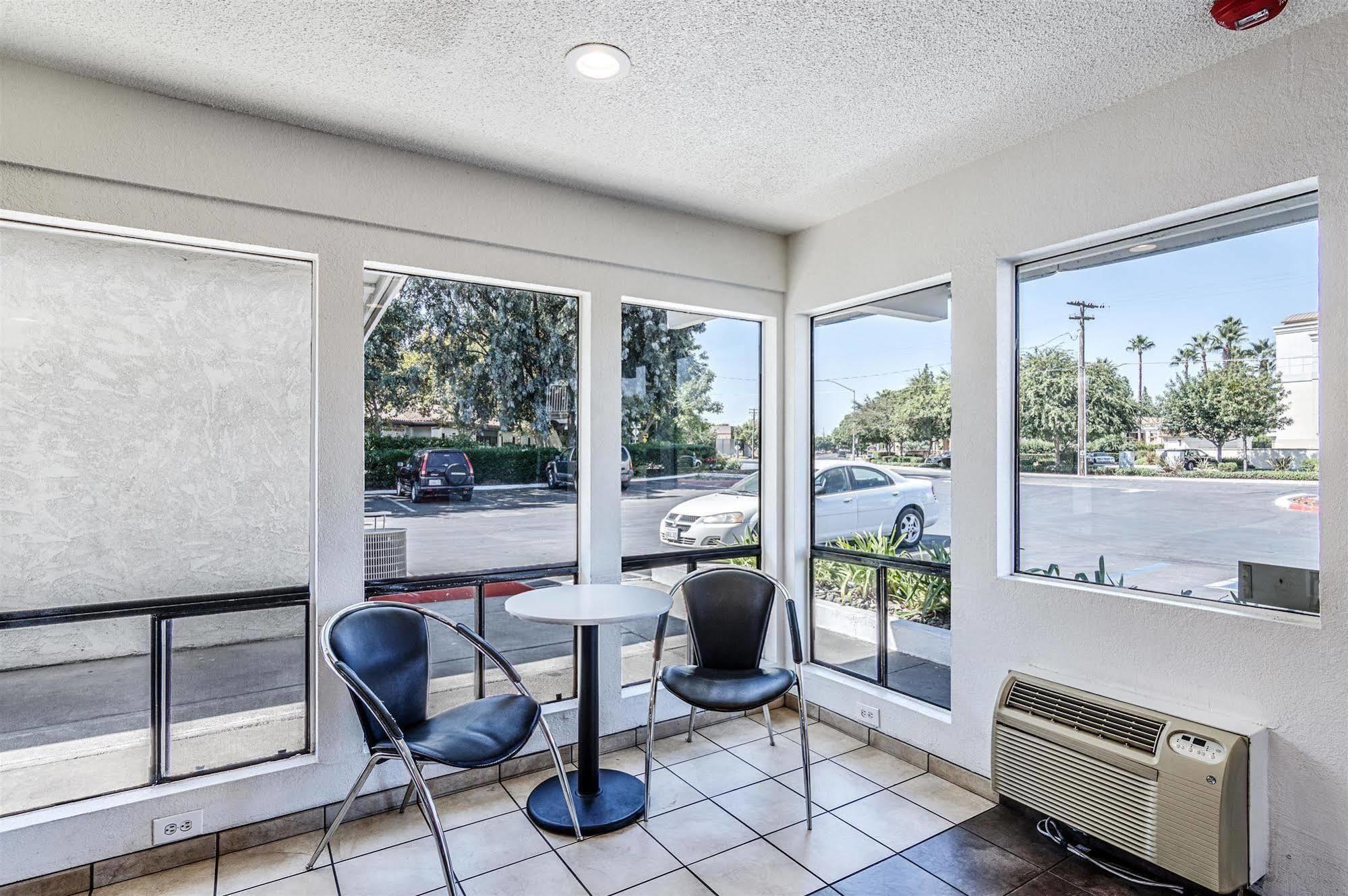 Park Inn By Radisson, Modesto Bagian luar foto