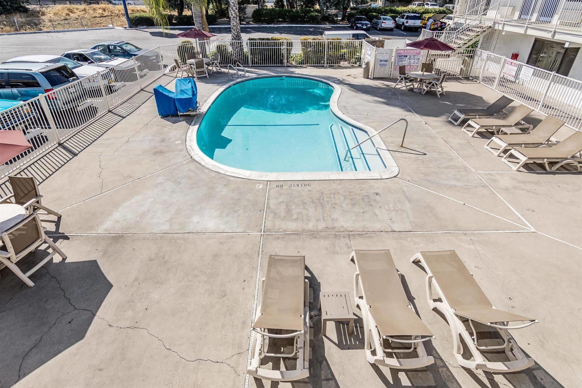 Park Inn By Radisson, Modesto Bagian luar foto