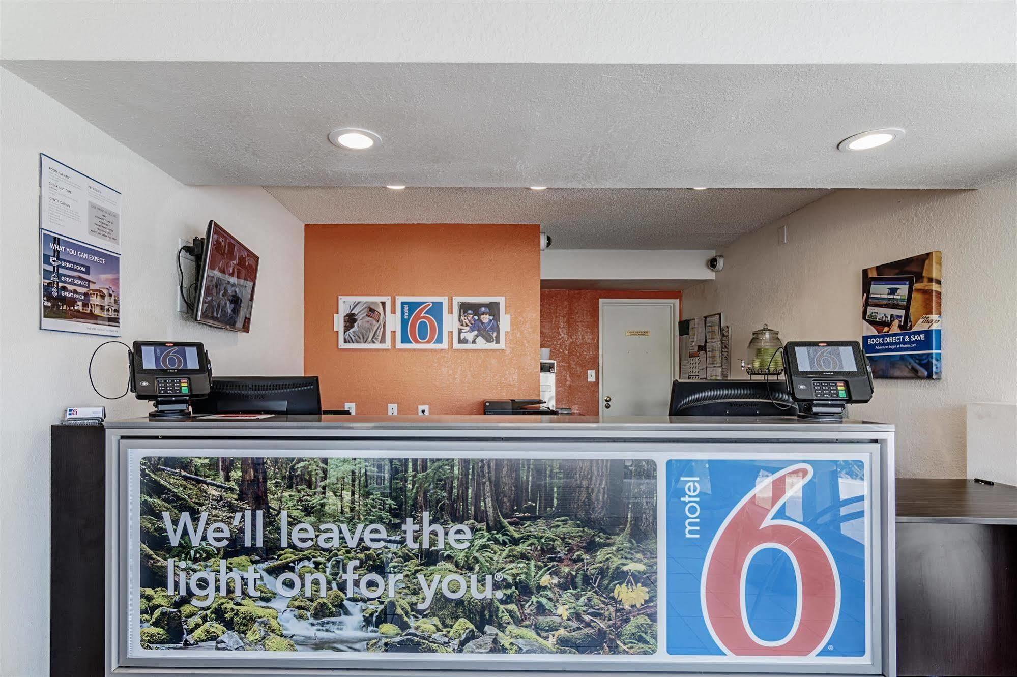 Park Inn By Radisson, Modesto Bagian luar foto